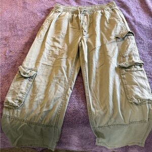 Old Navy Wide Leg Green Cargo Pants